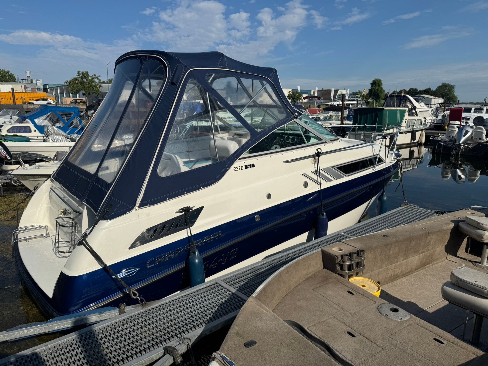 Chaparral 2370SL speedboot, Gebruikt, Binnenboordmotor, 260 pk, Polyester
