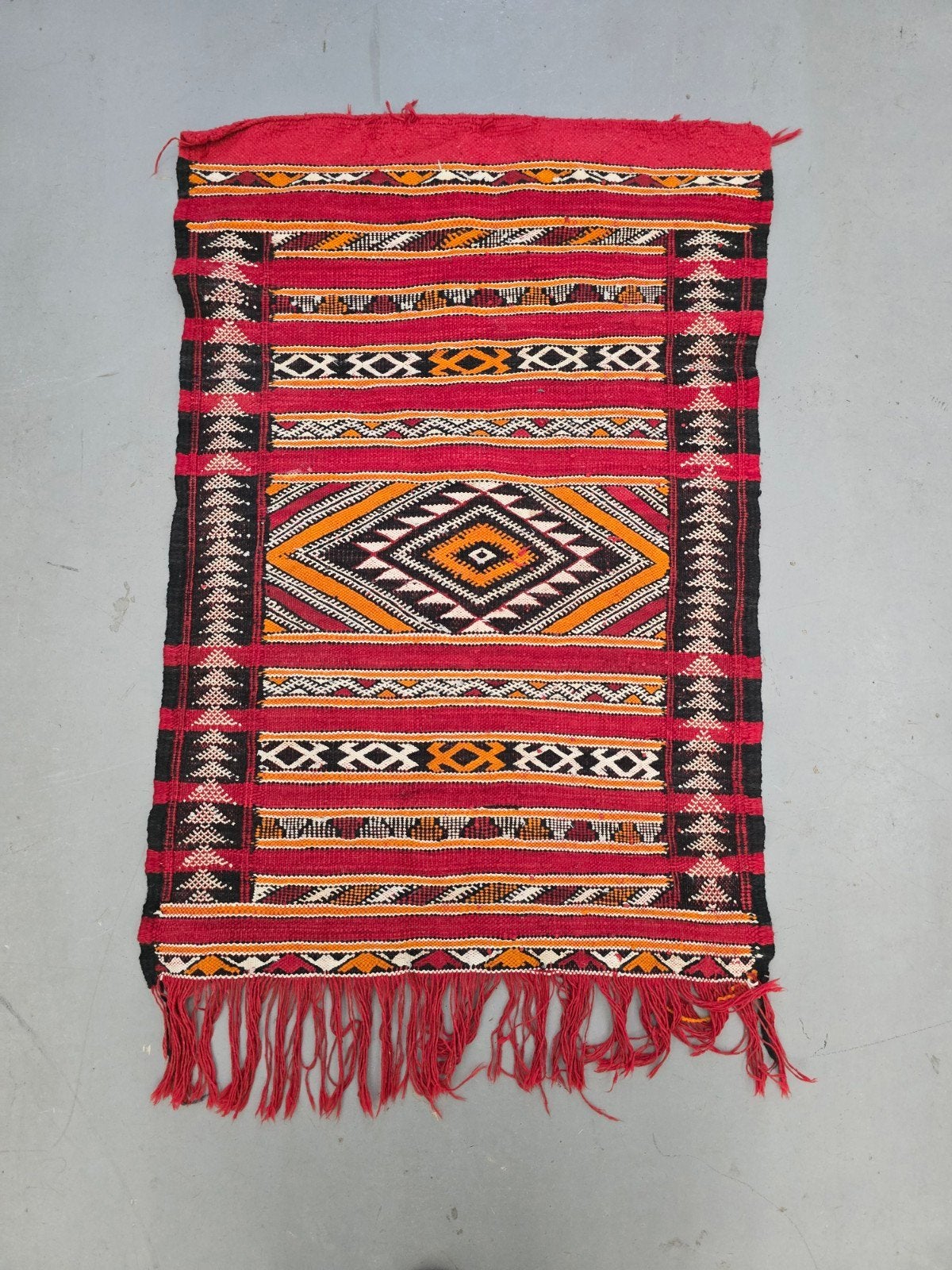 Vintage Berber Tapijt - Handgeweven Rood met Patronen, Gebruikt, Rood, 100 tot 150 cm, Verzenden