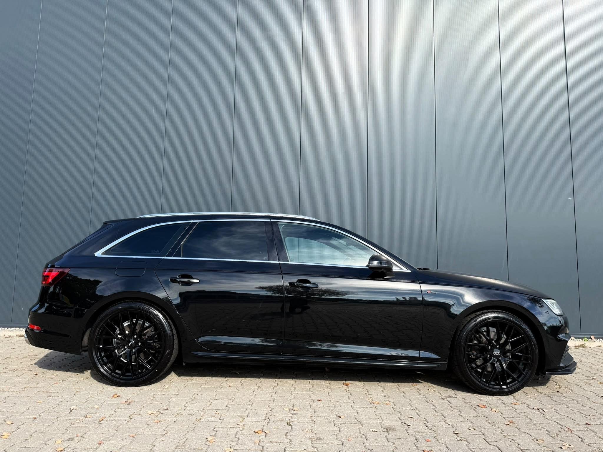 Foto 11 van Audi A4 Avant 1.4 TFSI Sport S line edition navi / 19 inch l
