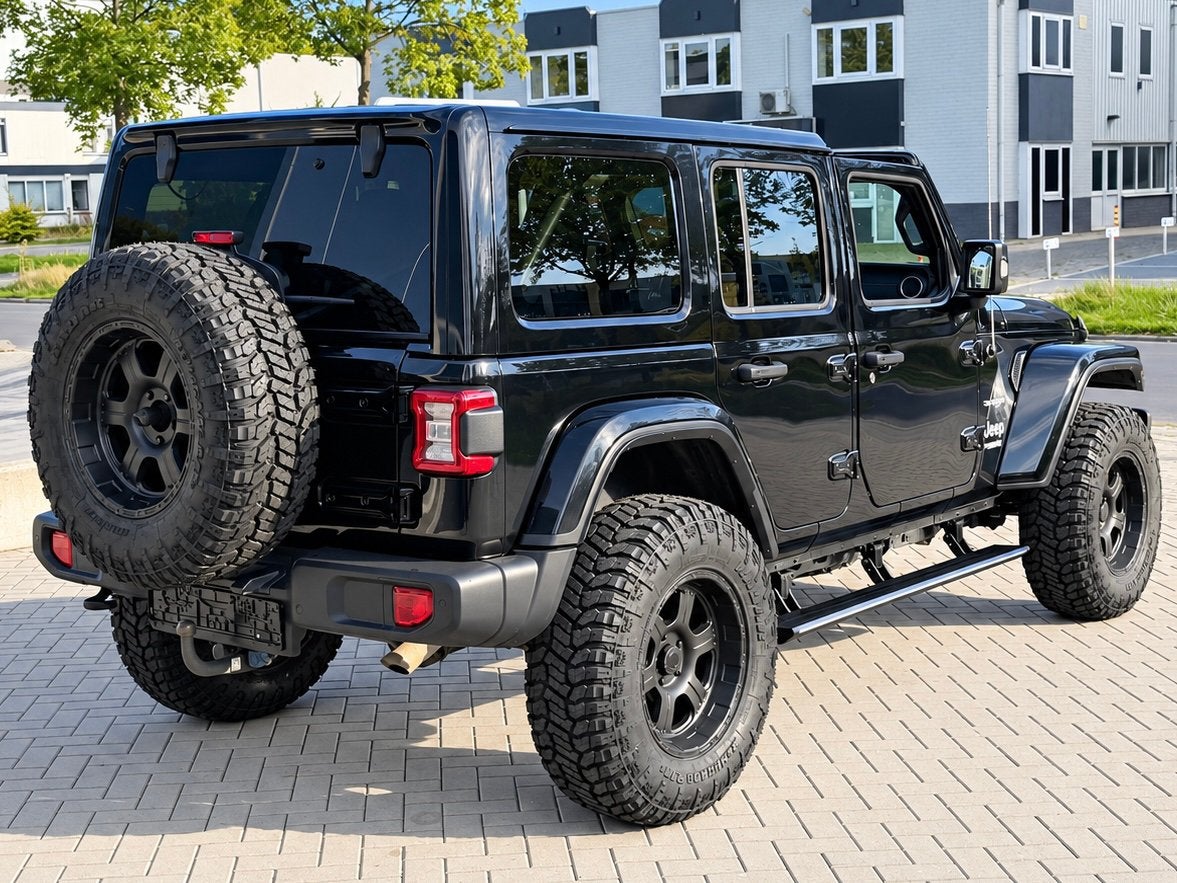 JEEP WRANGLER JL SAHARA EXTREME BLACK 1E EIGENAAR BTW AUTO, Auto's, 4 cilinders, 2500 kg, Zwart, Leder