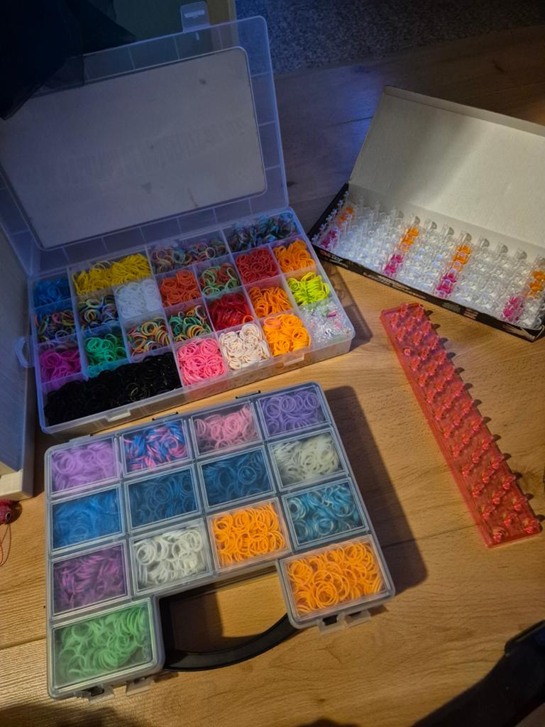 Grote set Loom Bands met accessoires, Ophalen of Verzenden, Gereedschap of Toebehoren