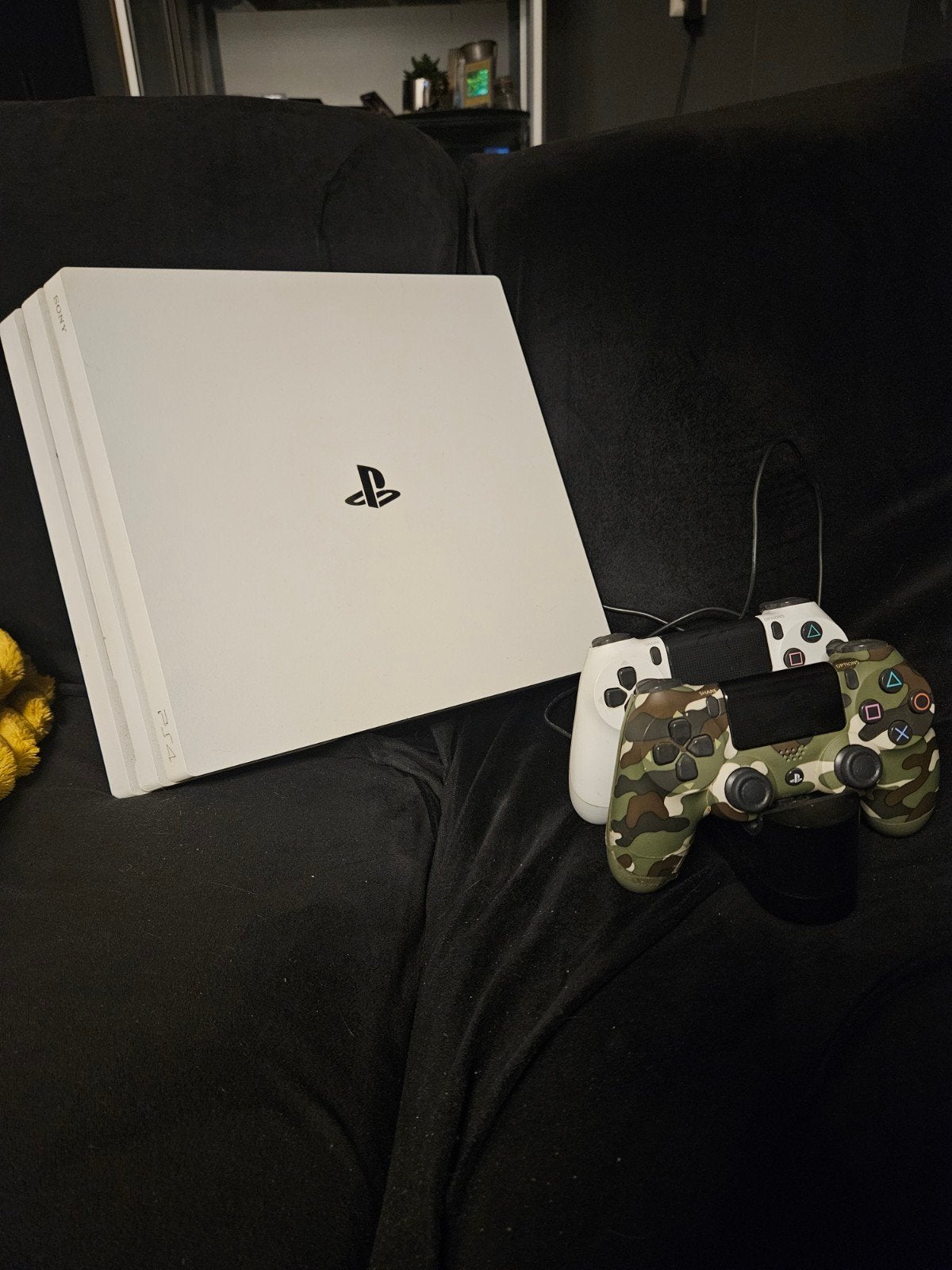 PS4 in goede staat met controllers, oplaaddock en games, Spelcomputers en Games, Ophalen, Met 2 controllers, Pro, Gebruikt