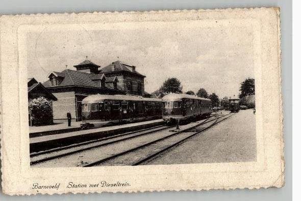 Barneveld Station met Dieseltrein  st 1940 TOPKAART, Ophalen of Verzenden, 1920 tot 1940, Gelopen, Gelderland