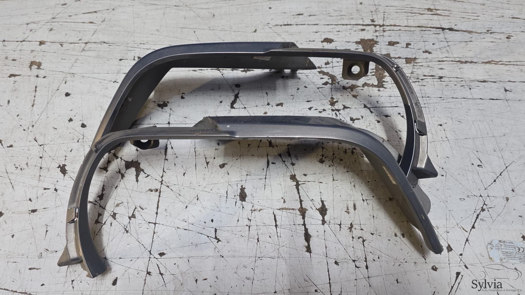Foto 2 van Achterlicht frame links en rechts set BMW Z4 E85 Stratusgrau