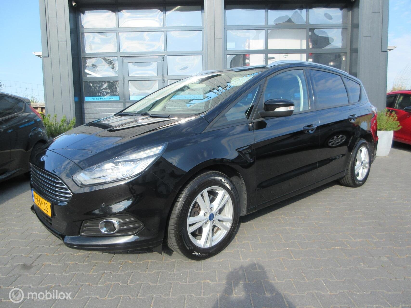 Ford S-Max 1.5 Titanium 7p. 103dkm! Camera Carplay Trekhaak, Auto's, Ford, Voorwielaandrijving, 4 cilinders, 160 pk, 7 stoelen