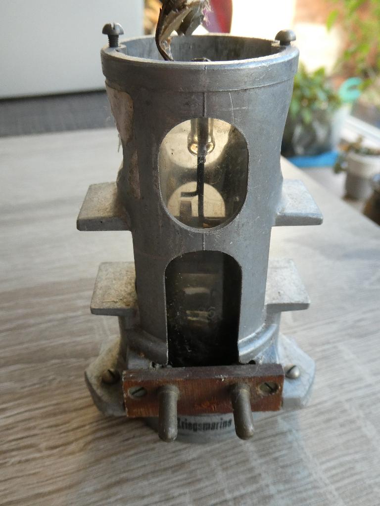 schokbestendig lampenhouder Kriegsmarine, Ophalen of Verzenden, Marine, Duitsland, Overige typen