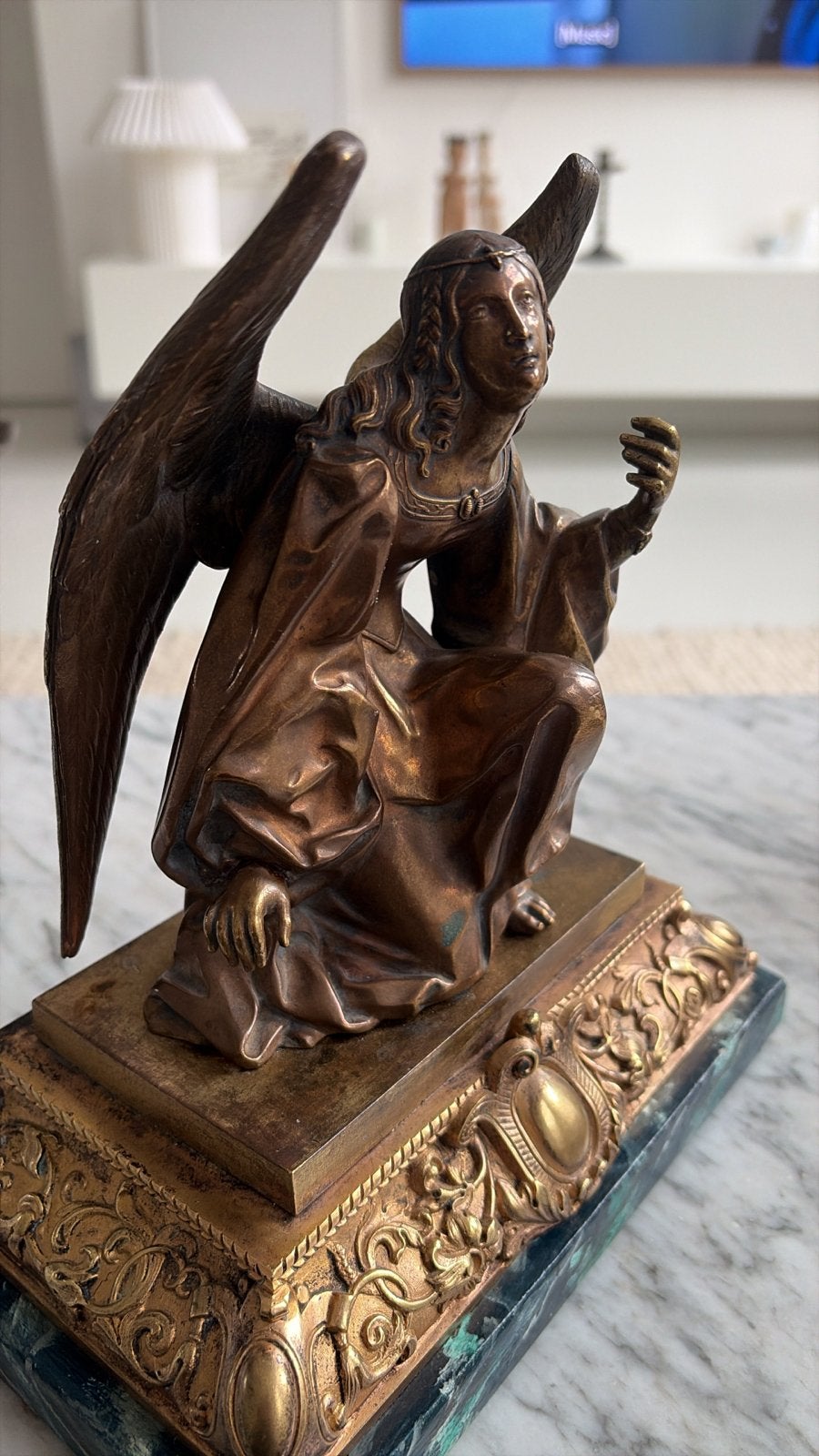 19 Th C Bronzen engel op marmeren sokkel, Antiek en Kunst, Ophalen of Verzenden, 20 - 50 cm, Beeld, Religie