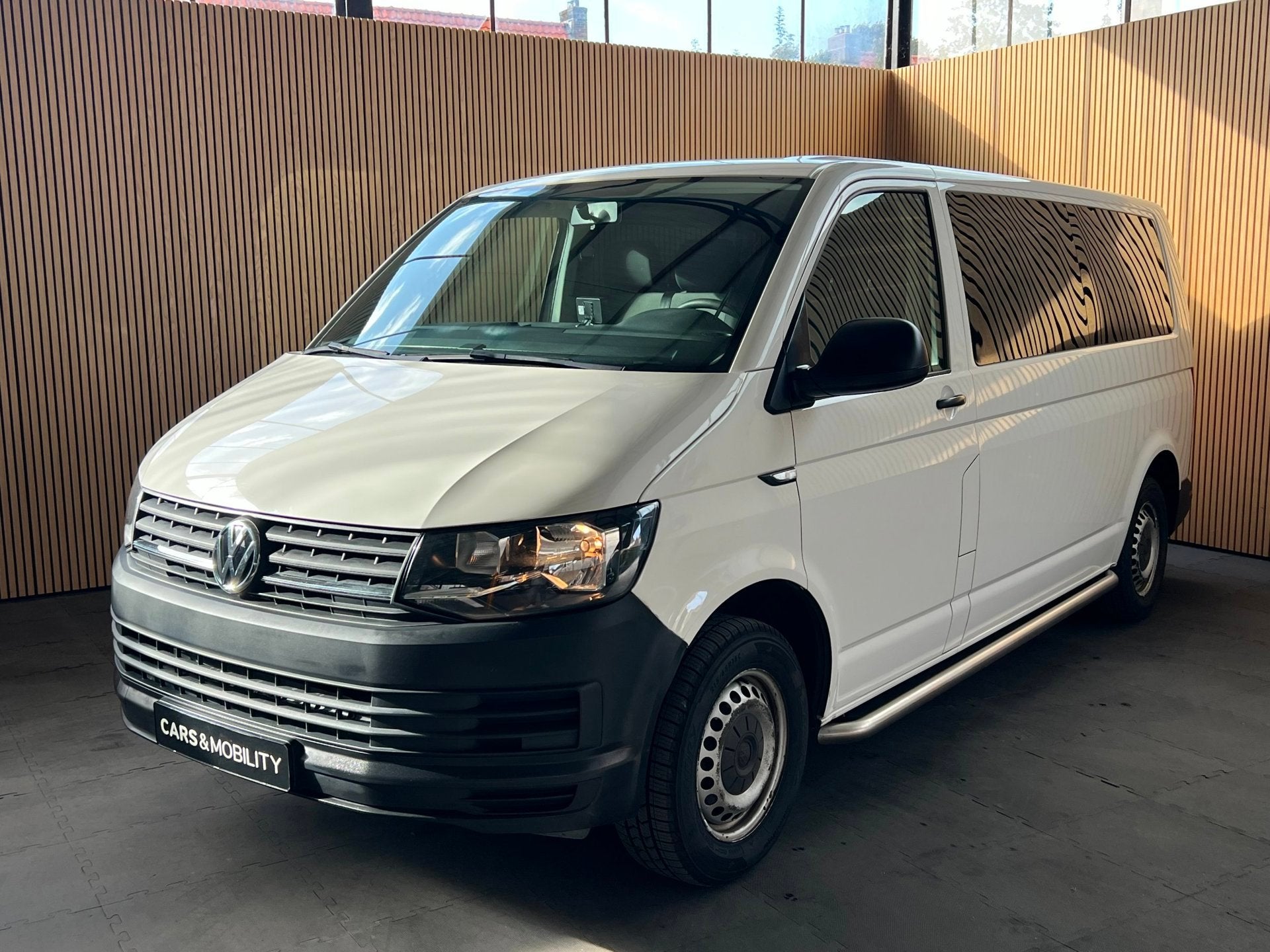 Volkswagen Transporter Kombi 2.0 TSI L2H1| 9-Persoons | Lage, Auto's, Voorwielaandrijving, Stof, Gebruikt, 2500 kg
