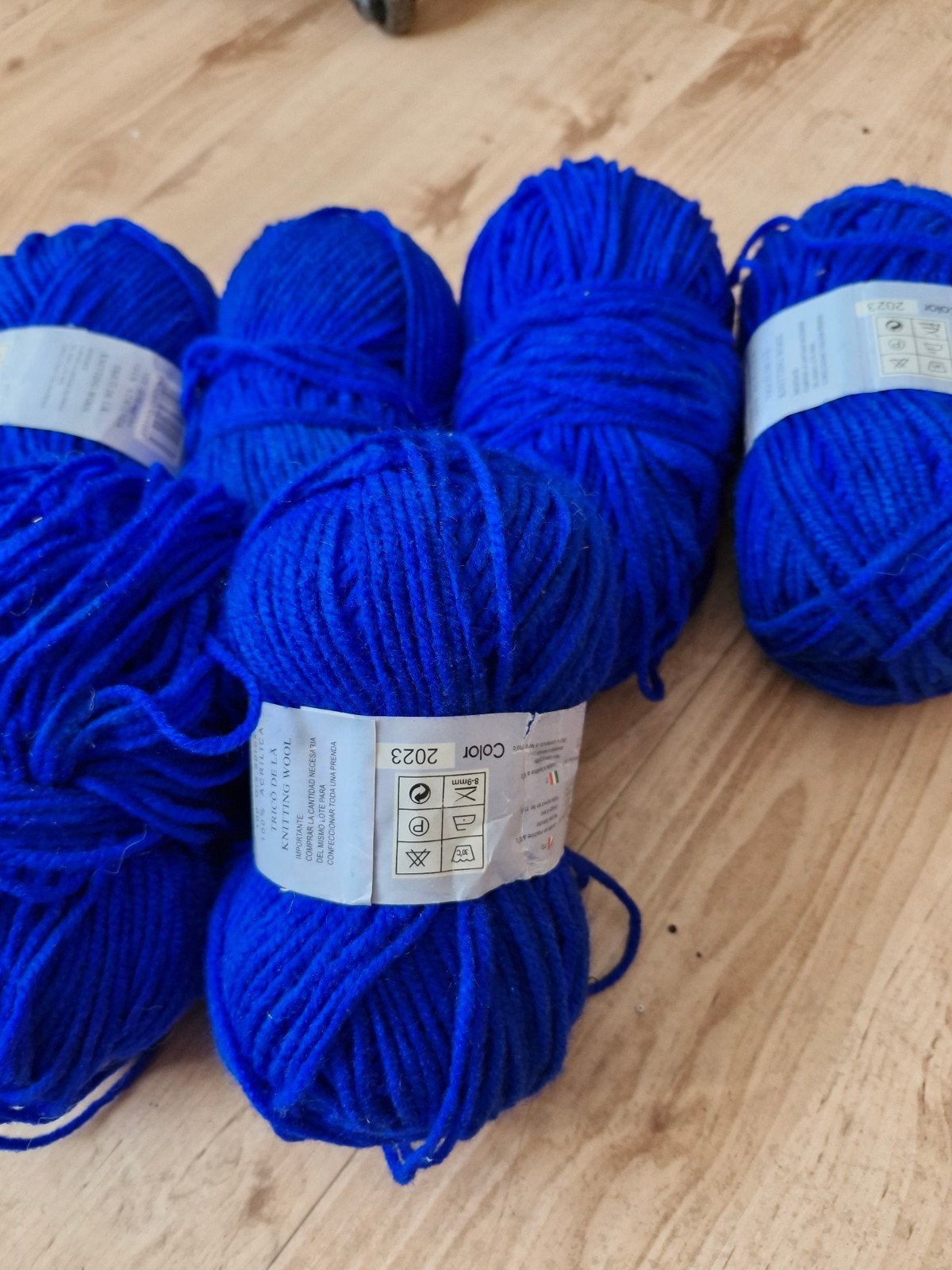 6 prachtige bollen kobaltblauw brei- of haakgaren, Ophalen of Verzenden, Zo goed als nieuw, Breien of Haken, Wol of Garen