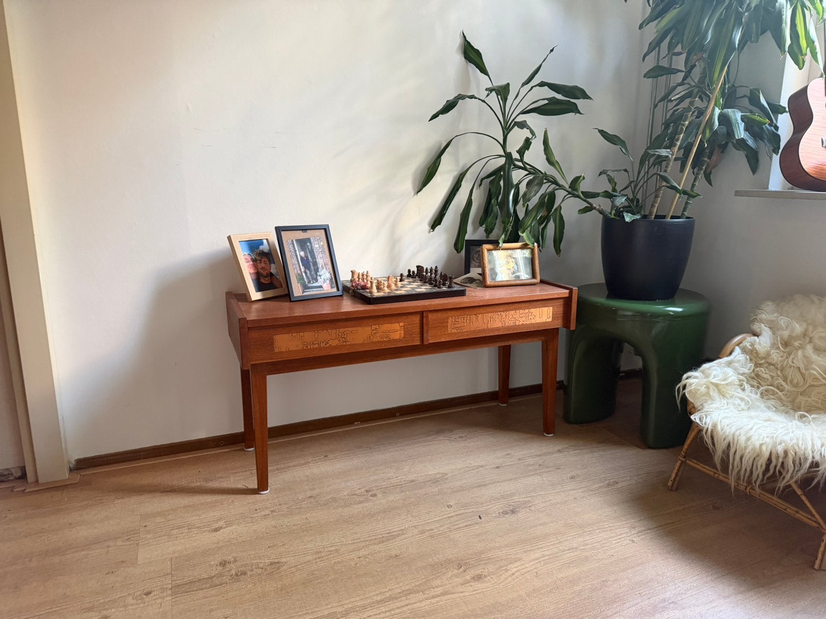 Vintage teak/koperen wandtafeltje/sidetable, Huis en Inrichting, Ophalen, Zo goed als nieuw, Parket