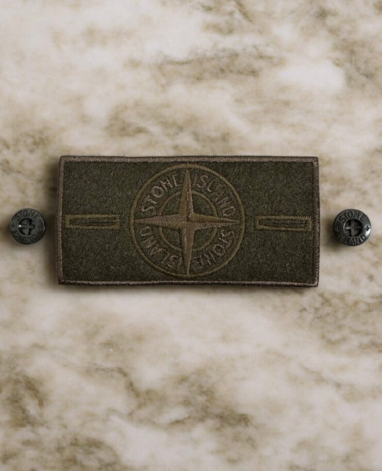 Stone Island badge logo khaki patch parche, Ophalen of Verzenden, Zo goed als nieuw