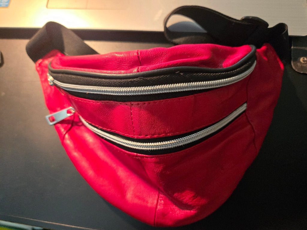 Rode leren heuptas , 35x15 cm gemaakt van soepel leer, Ophalen, Gebruikt, Rood, Overige typen