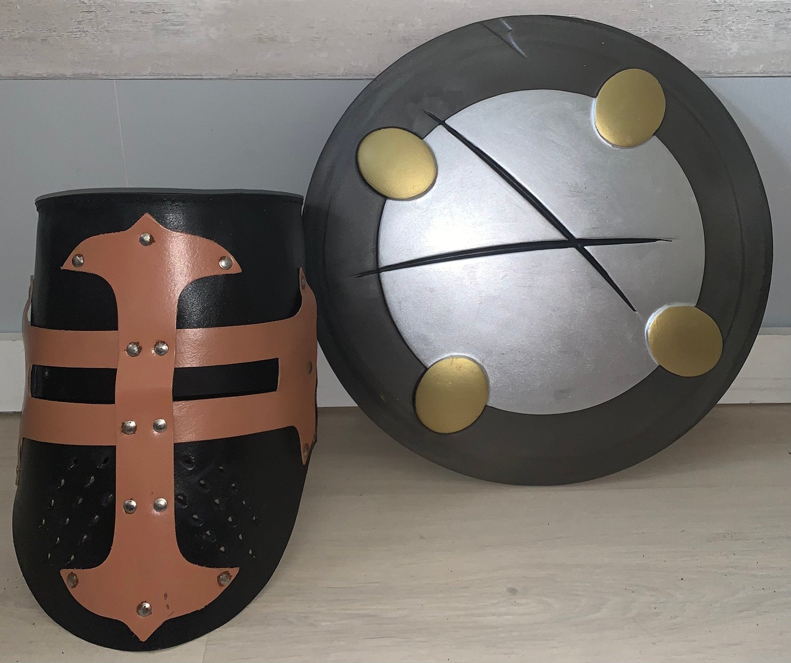 Lederen Ridderhelm & Foam Schild [Goede staat], Ophalen of Verzenden, Zo goed als nieuw, Handschoenen, Hoed of Pet