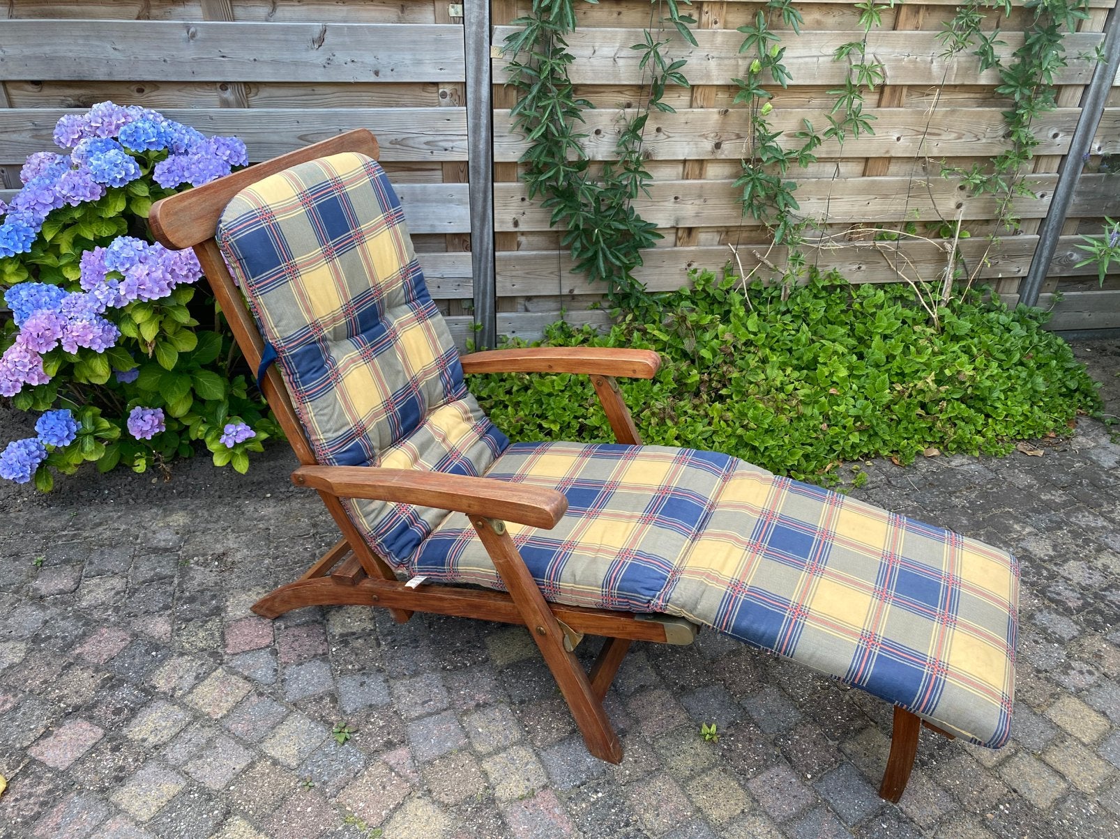 Teakhouten deckchair met luxe bijpassend kussen, Ophalen, Zo goed als nieuw, Teakhout, Verstelbaar