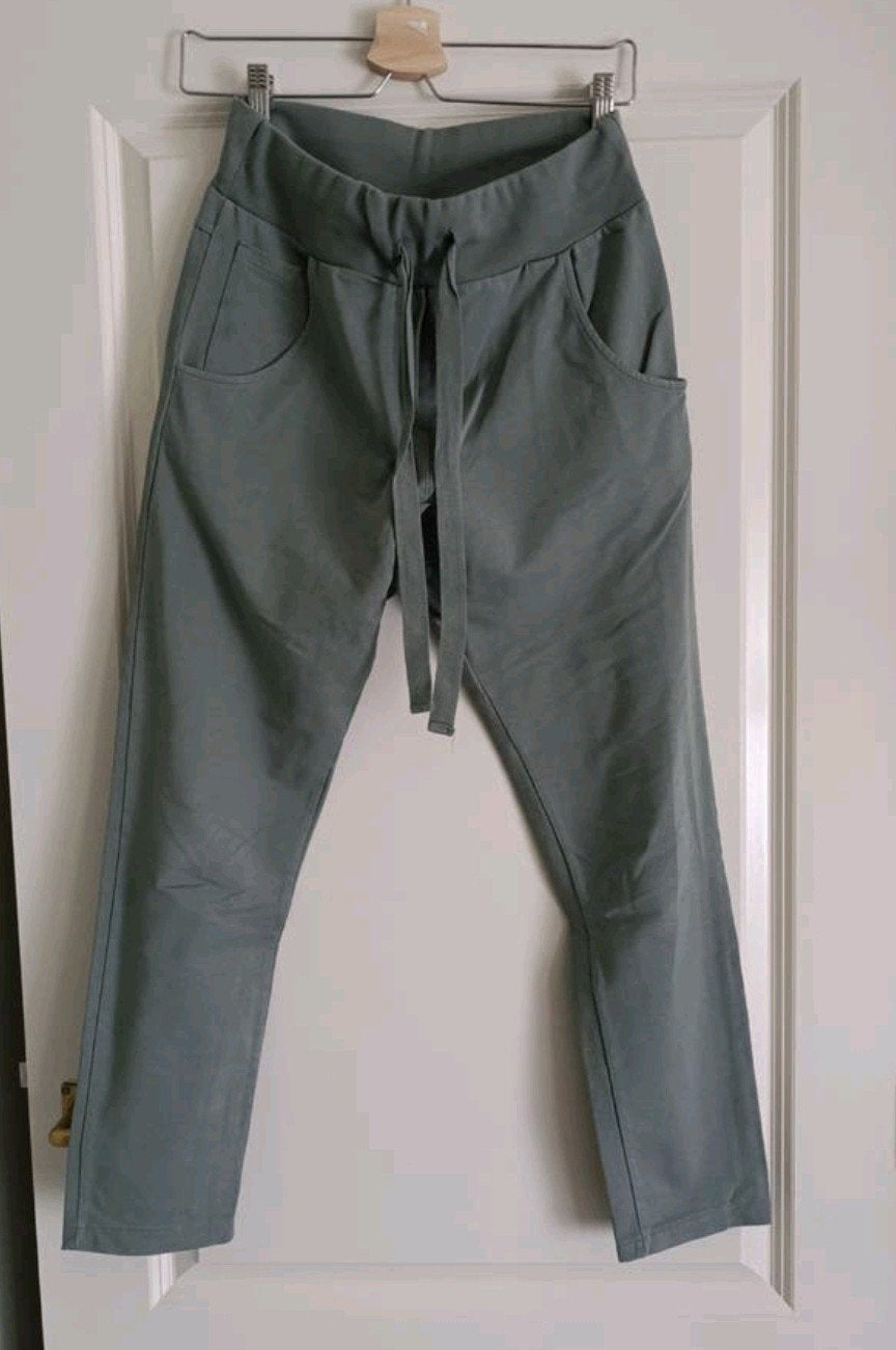 Dames joggingbroek Wendy Trendy khaki groen maat S, Nieuw, Ophalen of Verzenden, Driekwart, Maat 36 (S)