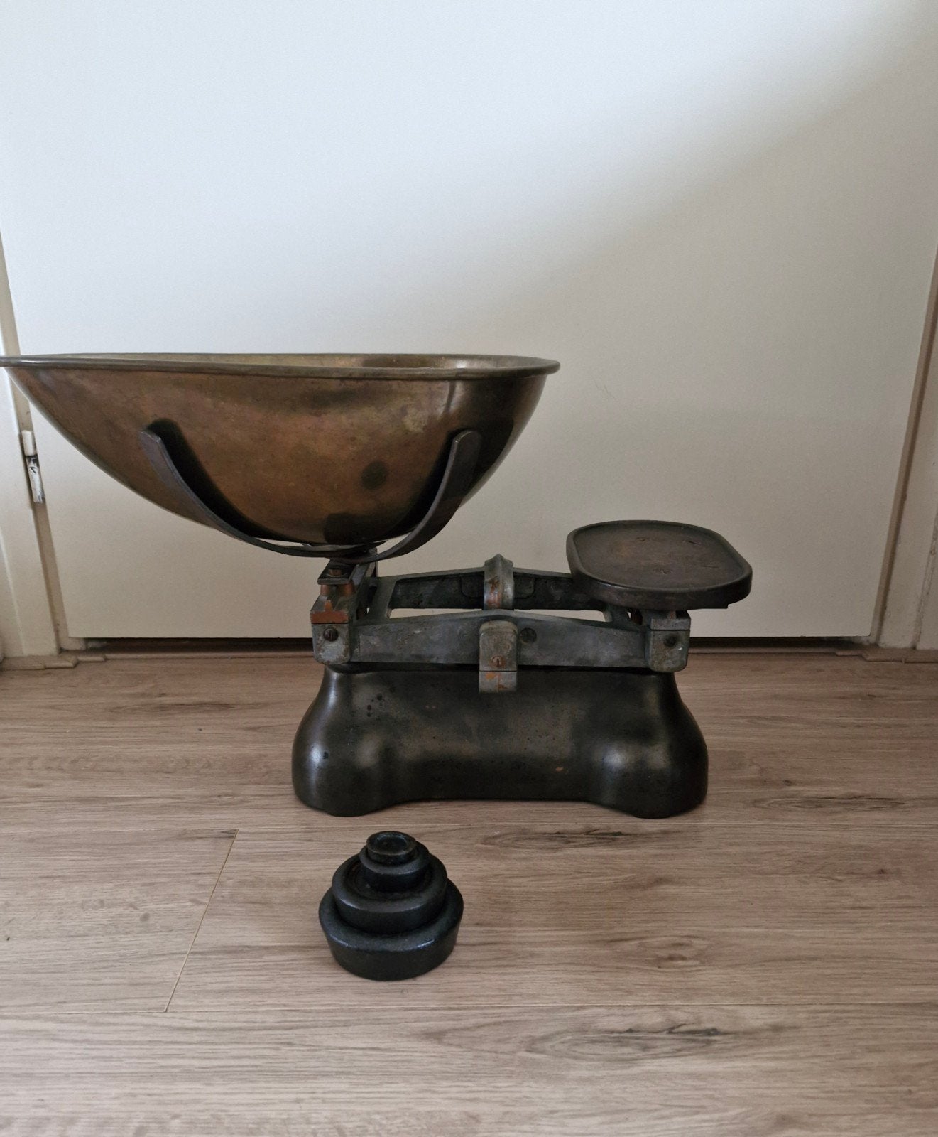 Gave antieke gietijzeren weegschaal koperen schaal, Antiek en Kunst, Antiek | Koper en Brons, Ophalen of Verzenden
