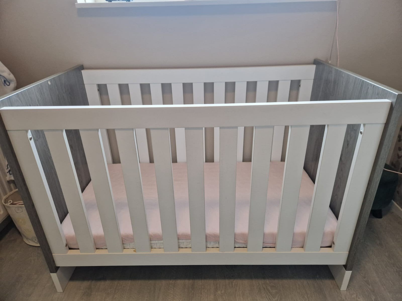 Babykamer set: Ledikant & Commode, 70 tot 85 cm, 140 tot 160 cm, Zo goed als nieuw, Ophalen