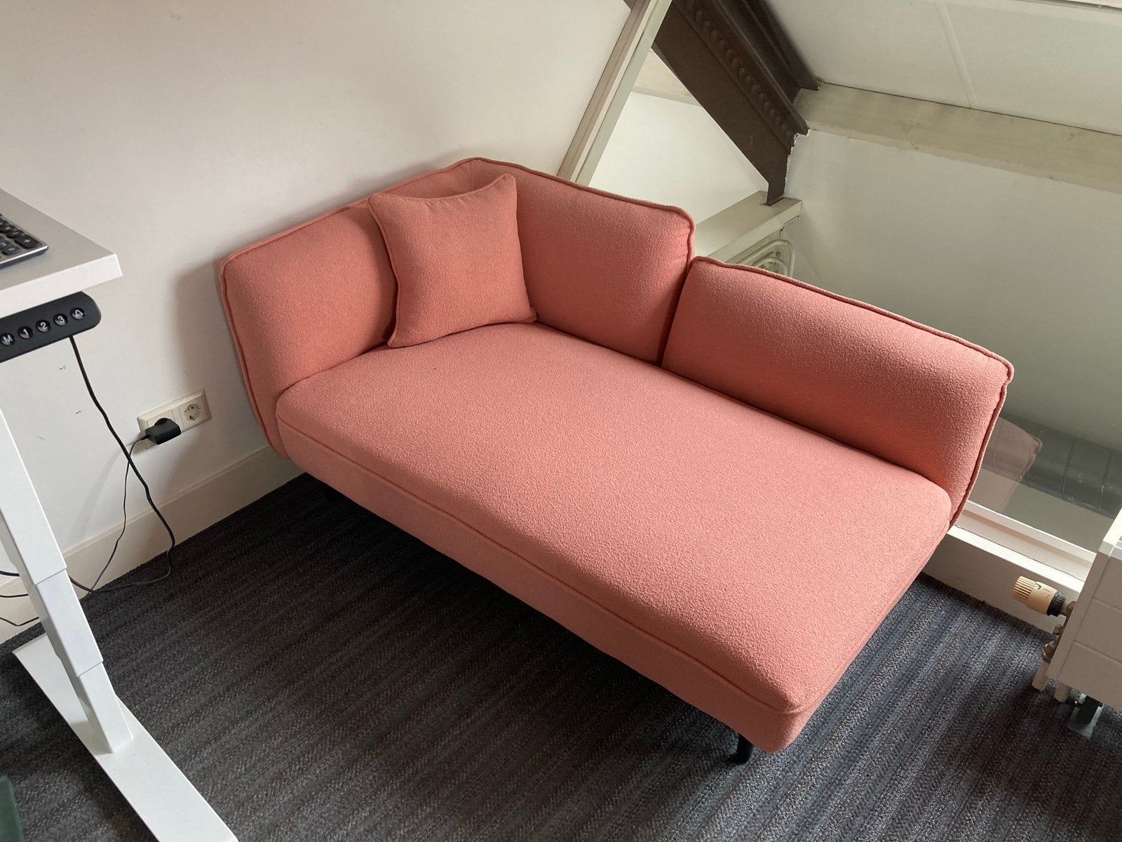 Beliani Stijlvolle roze chaise longue - Zo goed als nieuw, Ophalen, Eenpersoons, 75 tot 100 cm, Zo goed als nieuw