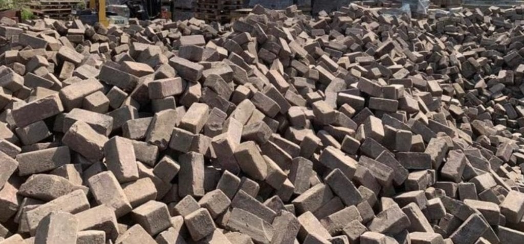 Oude roodbruine gebakken stenen(broodjes), Tuin en Terras, Gebruikt, Klinkers, Ophalen of Verzenden, 10 m² of meer