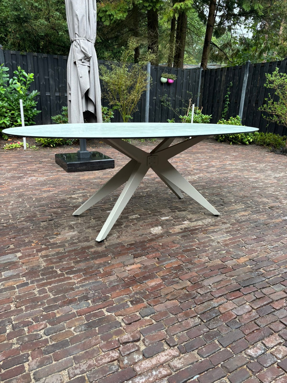 Tuintafel beige merk Woood 220 cm, Ophalen, Zo goed als nieuw, Ovaal
