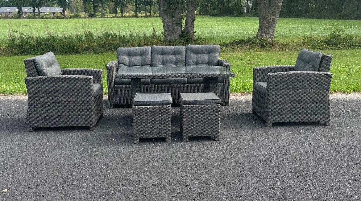 Mooie Loungeset , Diningset met tafel en glasplaat