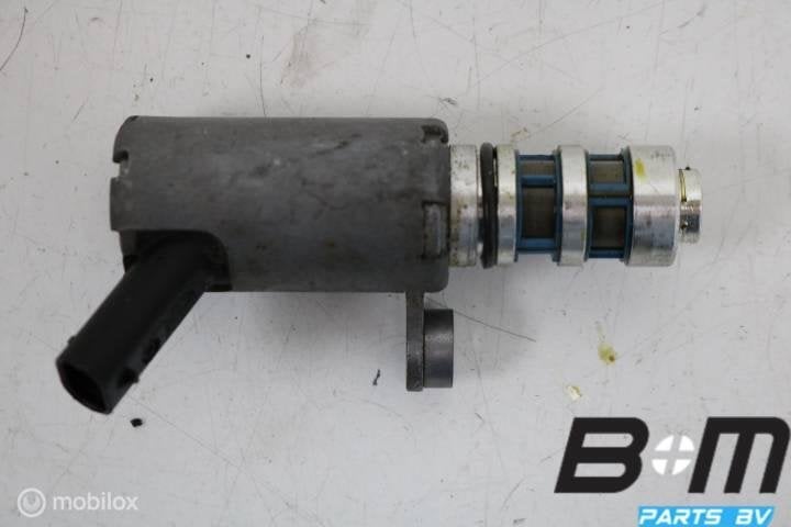 Regelklep oliepomp VW Golf 7 04E906455Q, Gebruikt
