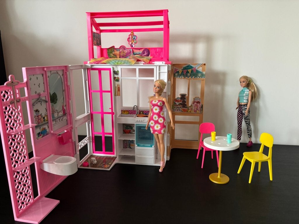 Barbiehuis Mattel inclusief barbies, Ophalen of Verzenden, Zo goed als nieuw, Poppenhuis
