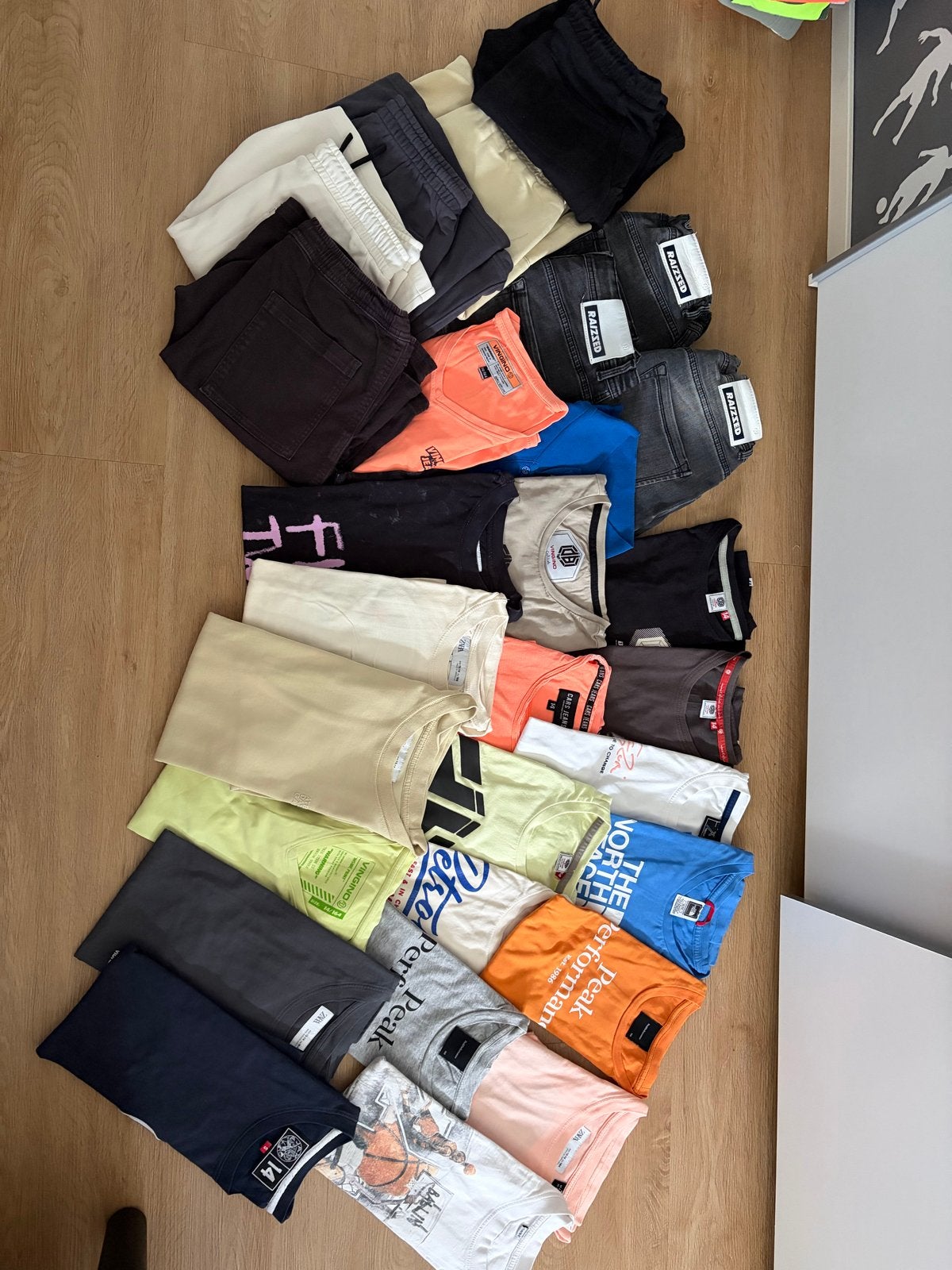 Grote kledingbundel: T-shirts, shorts en jeans, Kinderen en Baby's, Ophalen, Gebruikt, Jongen, Setje