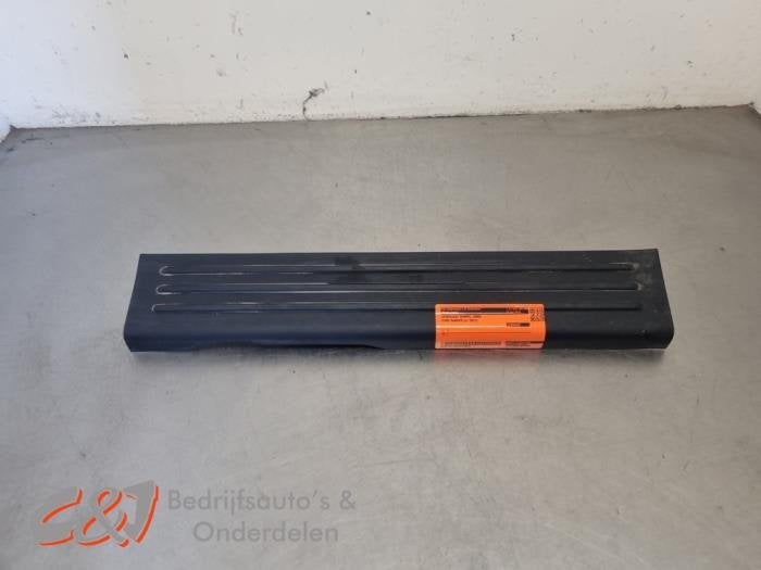 Afdeklijst dorpel links van een Ford Ranger, Auto-onderdelen, Gebruikt, -, -, Ophalen of Verzenden