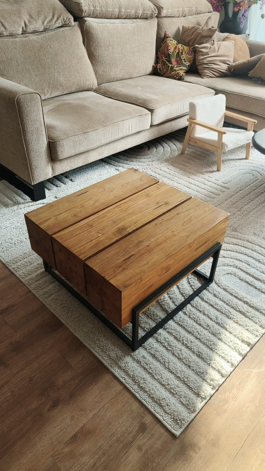 Salontafel massa teakhout, Ophalen, 50 tot 100 cm, Zo goed als nieuw, Vierkant