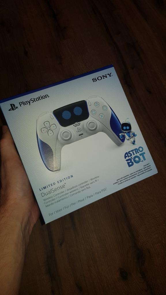 PS5 DualSense 5 Astro Bot limited edition (NEW), Spelcomputers en Games, Spelcomputers | Sony PlayStation Consoles | Accessoires