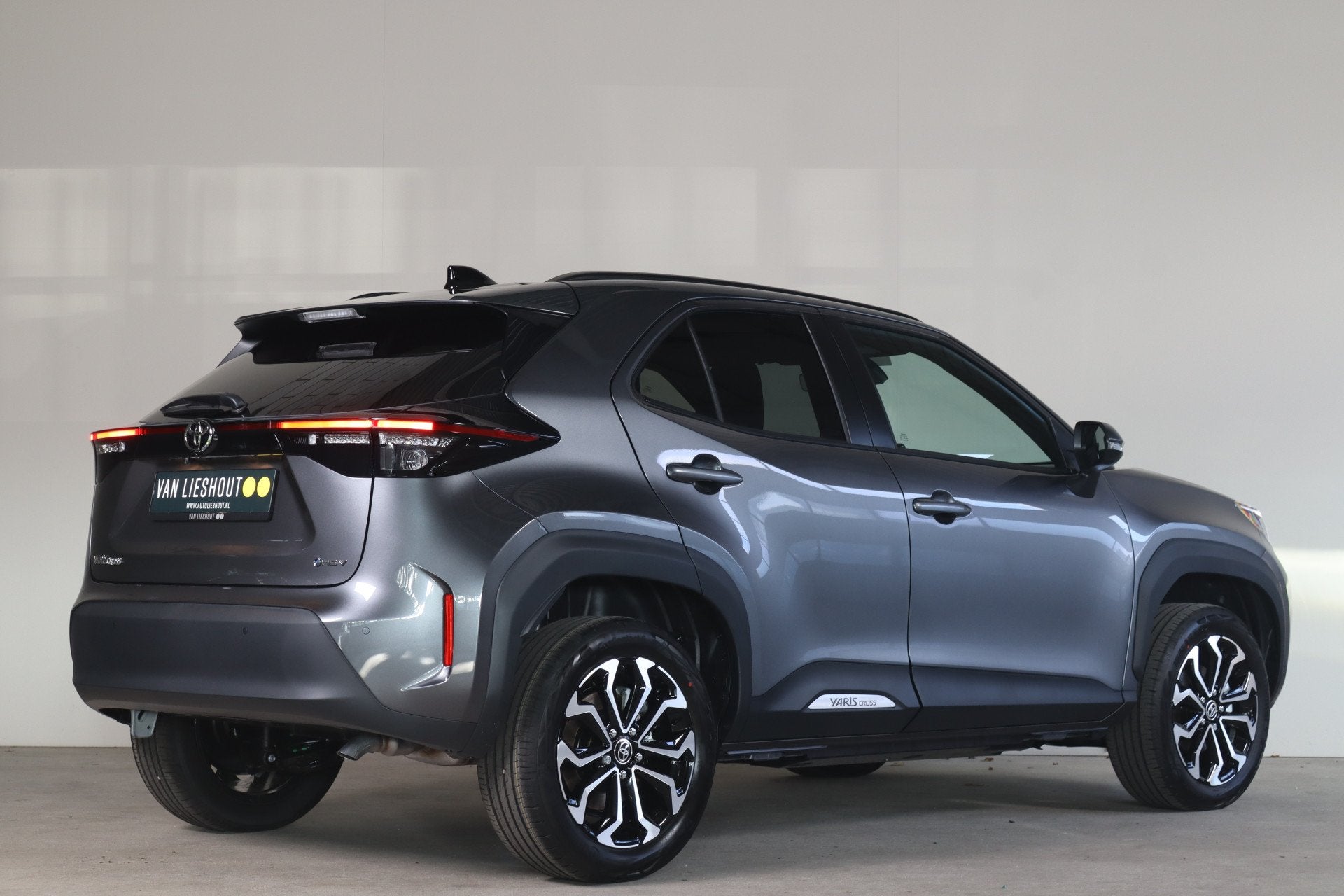 Toyota Yaris Cross 1.5 Hybrid 130 Style All-in Prijs! Direct, Auto's, Stof, Gebruikt, Bedrijf, Hybride Elektrisch/Benzine