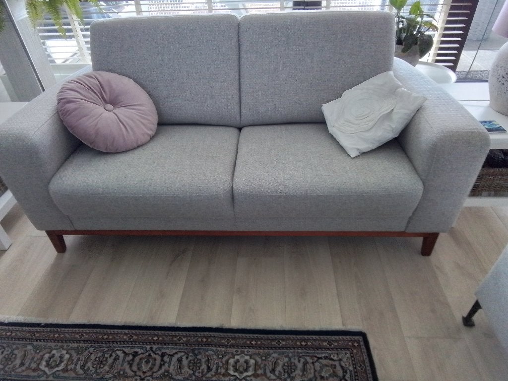 Comfortabele grijze tweezitsbank, Ophalen, Gebruikt, Modern, Scandinavisch, 150 tot 200 cm