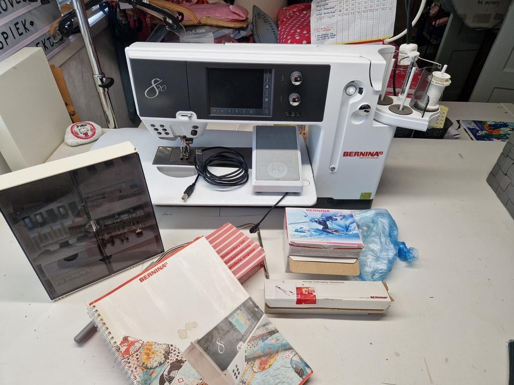 Bernina 820 Naaimachine - Compleet met accessoires, Ophalen, Gebruikt, Naaimachine, Bernina