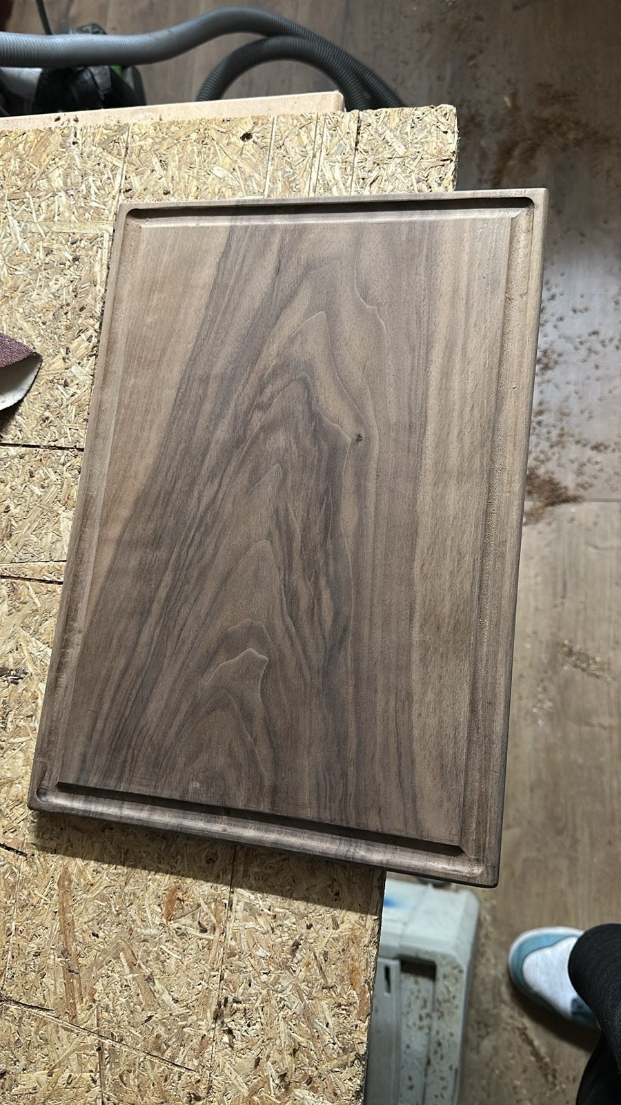 Handgemaakte Snij-/serveerplank van Walnoothout, Hout, Snij-/serveerplank, Nieuw, Ophalen of Verzenden