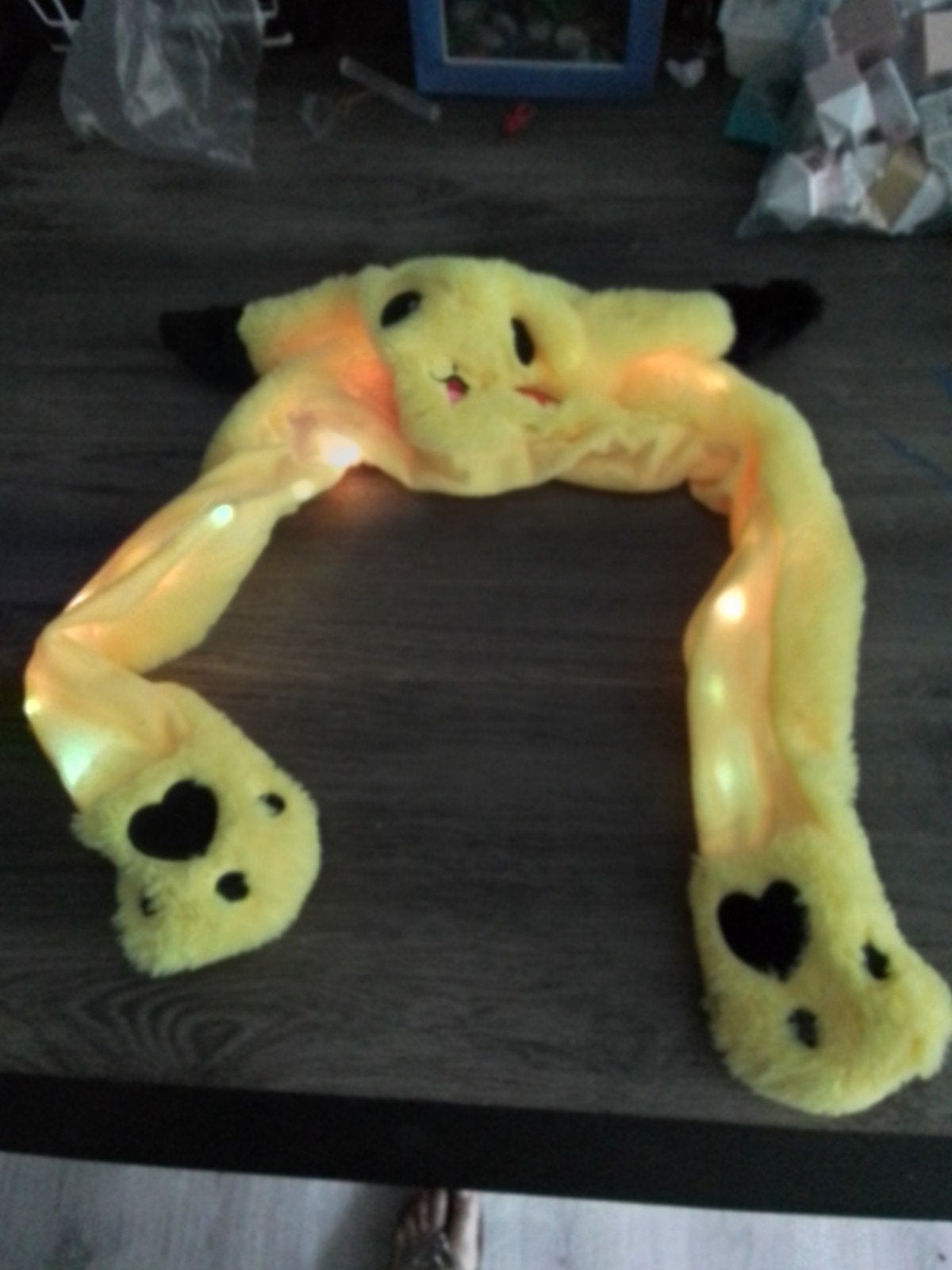 Pikachu muts met licht en bewegende oren, Gebruikt, Geel, Overige typen, Ophalen of Verzenden