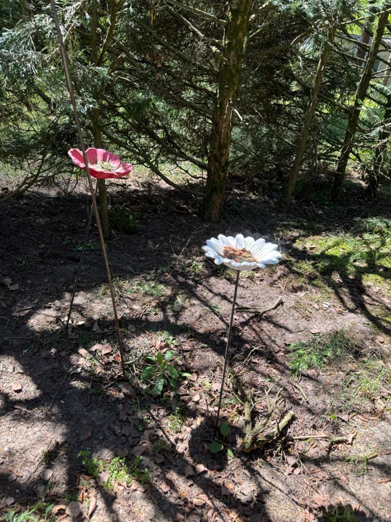 Bloemen deco met gietijzeren prik stok - 2 stuks, Ophalen of Verzenden, Gebruikt