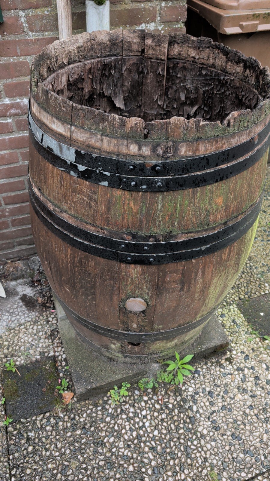 Oude houten wijnvat / regenton, Ophalen