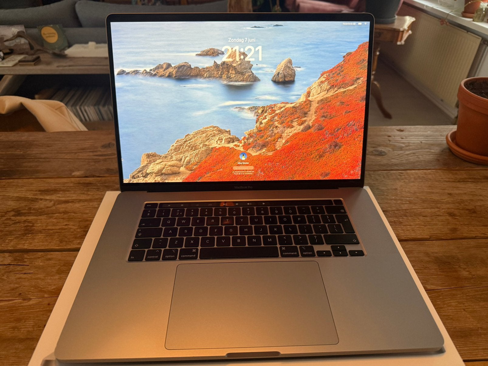Apple Macbook Pro 16 Inch (2019) (Space Gray), Computers en Software, Apple Macbooks, Gebruikt, 2 tot 3 Ghz, Qwerty, 512 GB