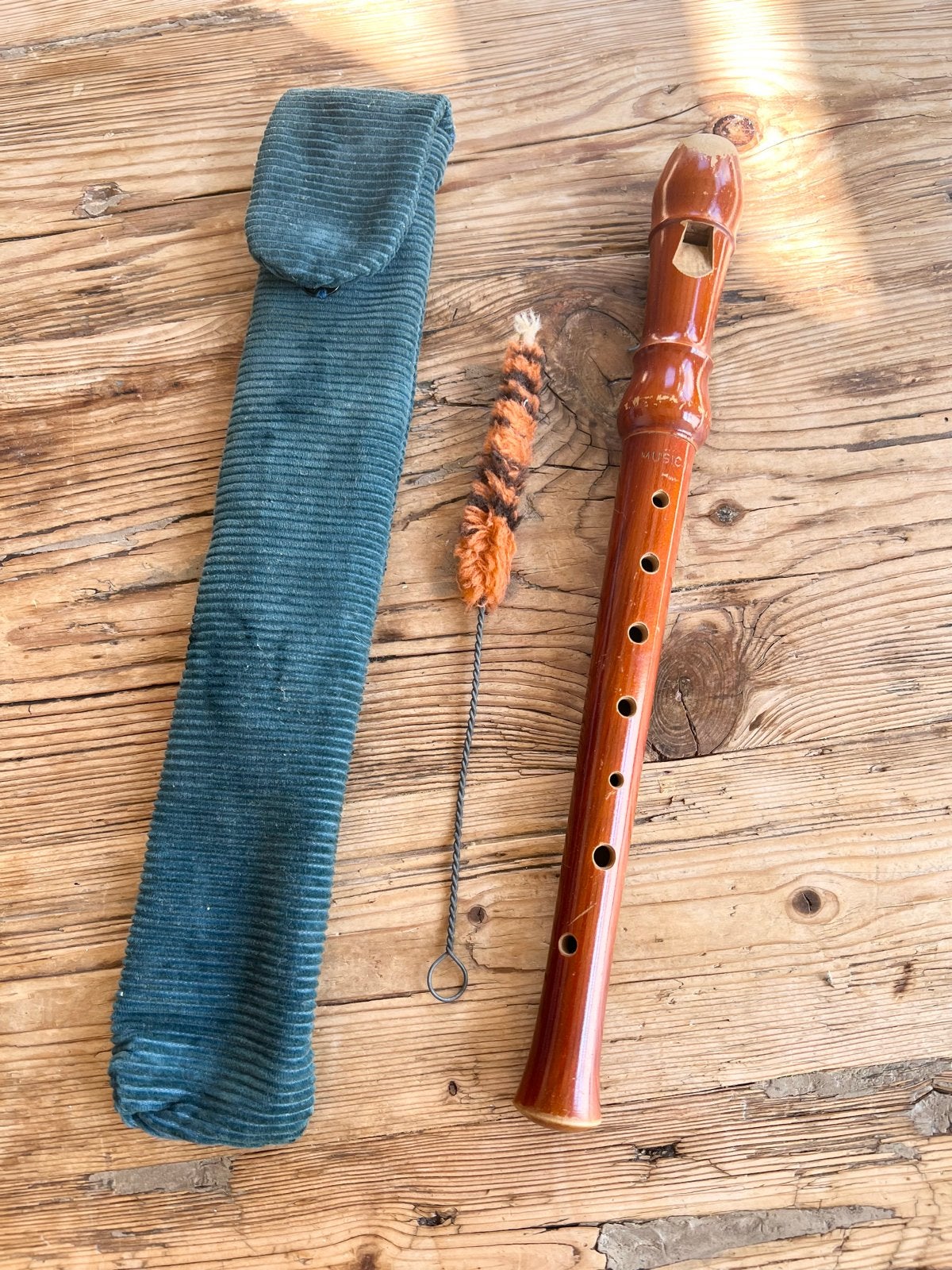 Houten blokfluit met hoes en wisser, Muziek en Instrumenten, Blaasinstrumenten | Blokfluiten, Ophalen of Verzenden, Gebruikt, Sopraan of Sopranino