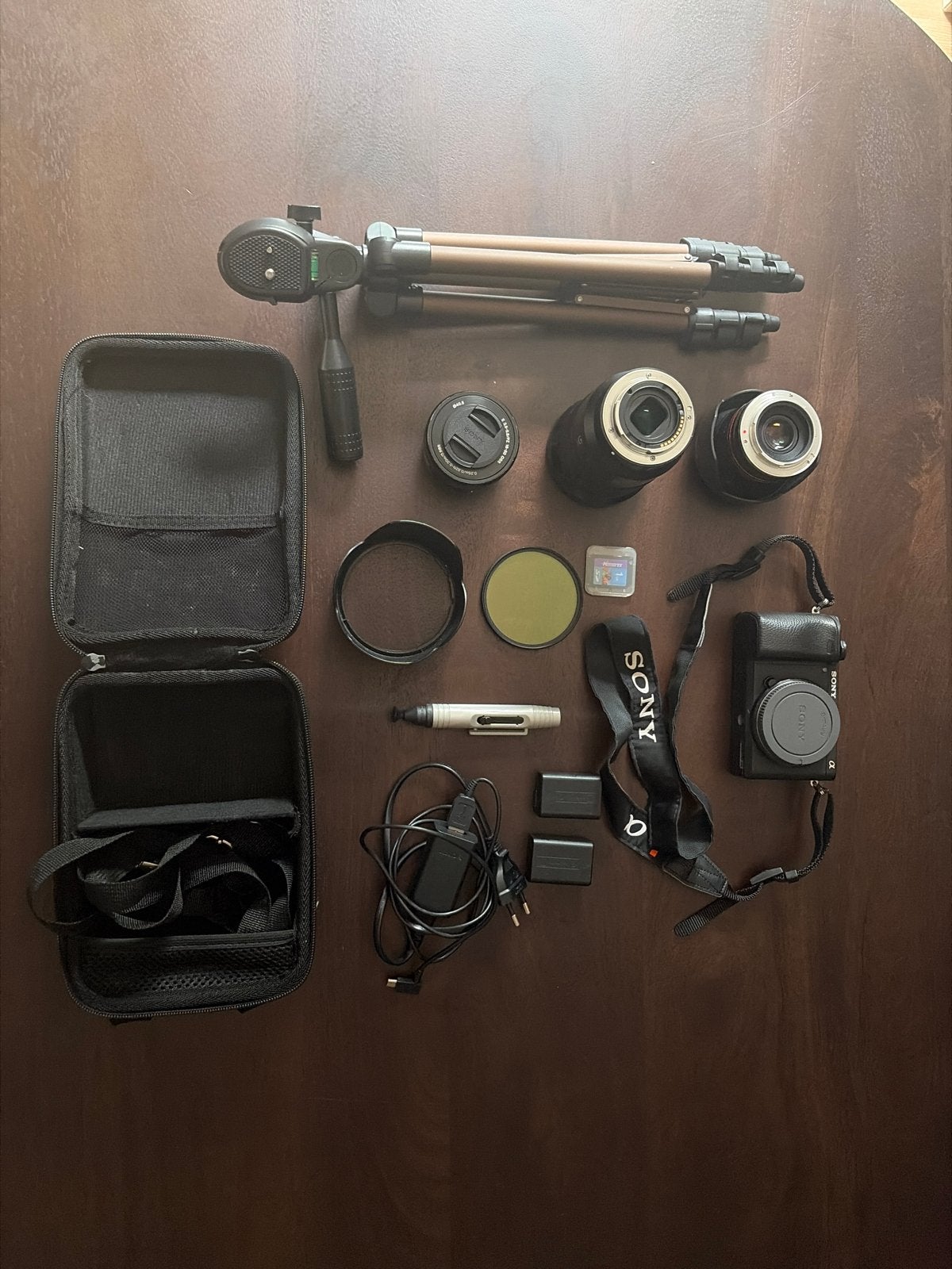 Sony Alpha a6400 systeemcamera met 3 lenzen en accessoires, Beeldstabilisatie, Ophalen of Verzenden, Zo goed als nieuw, 4 t/m 7 keer