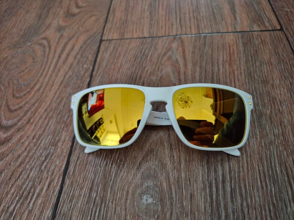 Oakley Holbrook Shaun White Gold 24k Iridium Zonnebril, Sieraden, Tassen en Uiterlijk, Zonnebrillen en Brillen | Heren, Zonnebril