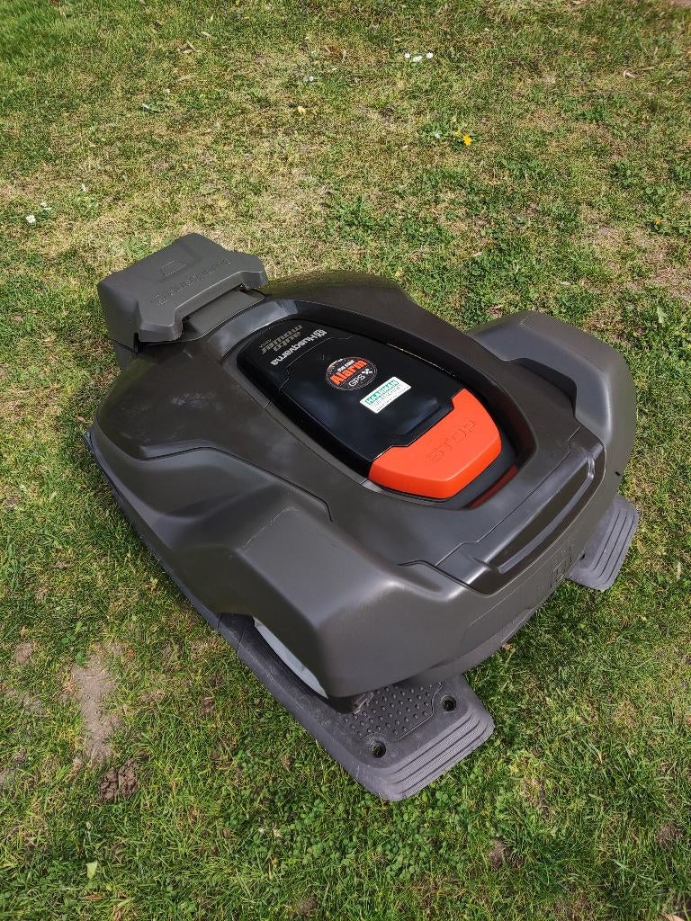 Husqvarna Automower (type 430X, 3.200 m2. 2023, 2.561 uur), Tuin en Terras, Robotmaaiers, Bestuurbaar via app, Ophalen of Verzenden