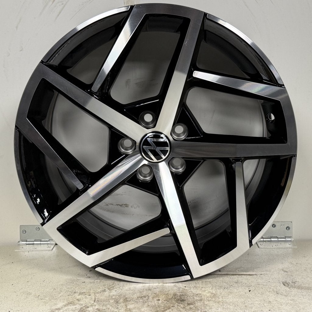 17 inch Dallas Fits VW Polo Audi A1 5x100 et45 205/45/17, Auto-onderdelen, Handelsnaam fabrikant, Velg(en), Nieuw, 17 inch