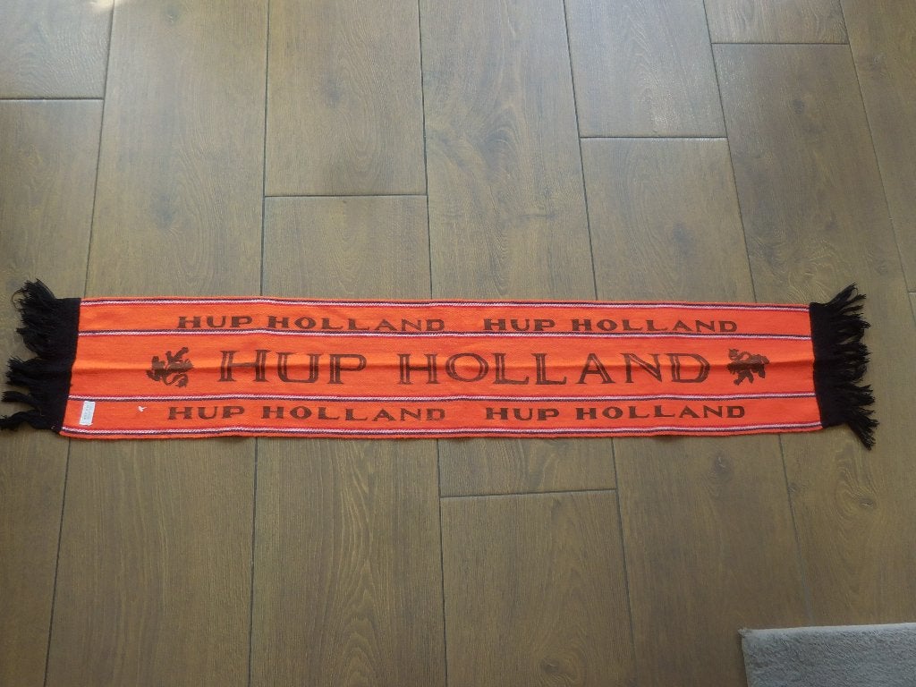 voetbal sjaal. HUP HOLLAND HUP. 20/120 cm. Dunne stof., Ophalen of Verzenden, Zo goed als nieuw, Overige binnenlandse clubs, Vaantje of Sjaal