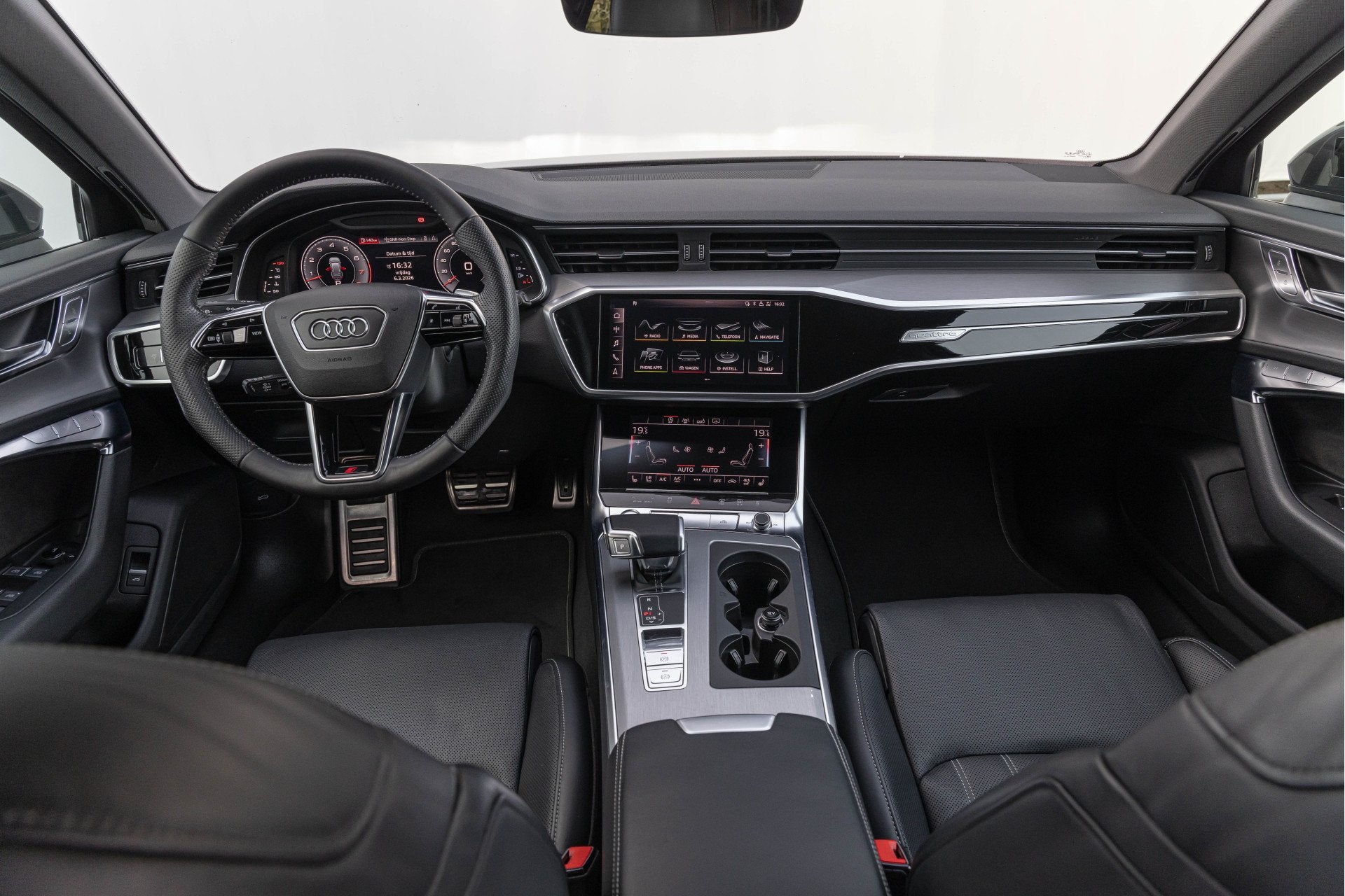 Foto 5 van Audi A6 Avant 55 TFSI Quattro 340pk S-line Luchtv. HD-Matrix
