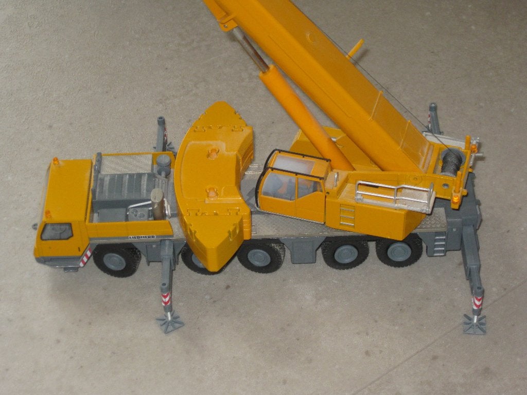 mobiele kranen miniatuur Liebherr en Demag, Ophalen, Zo goed als nieuw, 1:50 tot 1:144