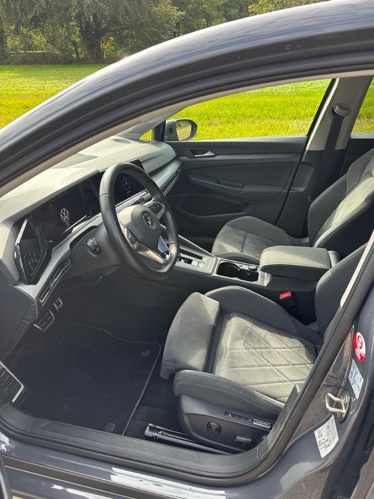 Foto 11 van Volkswagen Golf 8 eHybrid 204 pk | 2021 | Dealer onderhouden