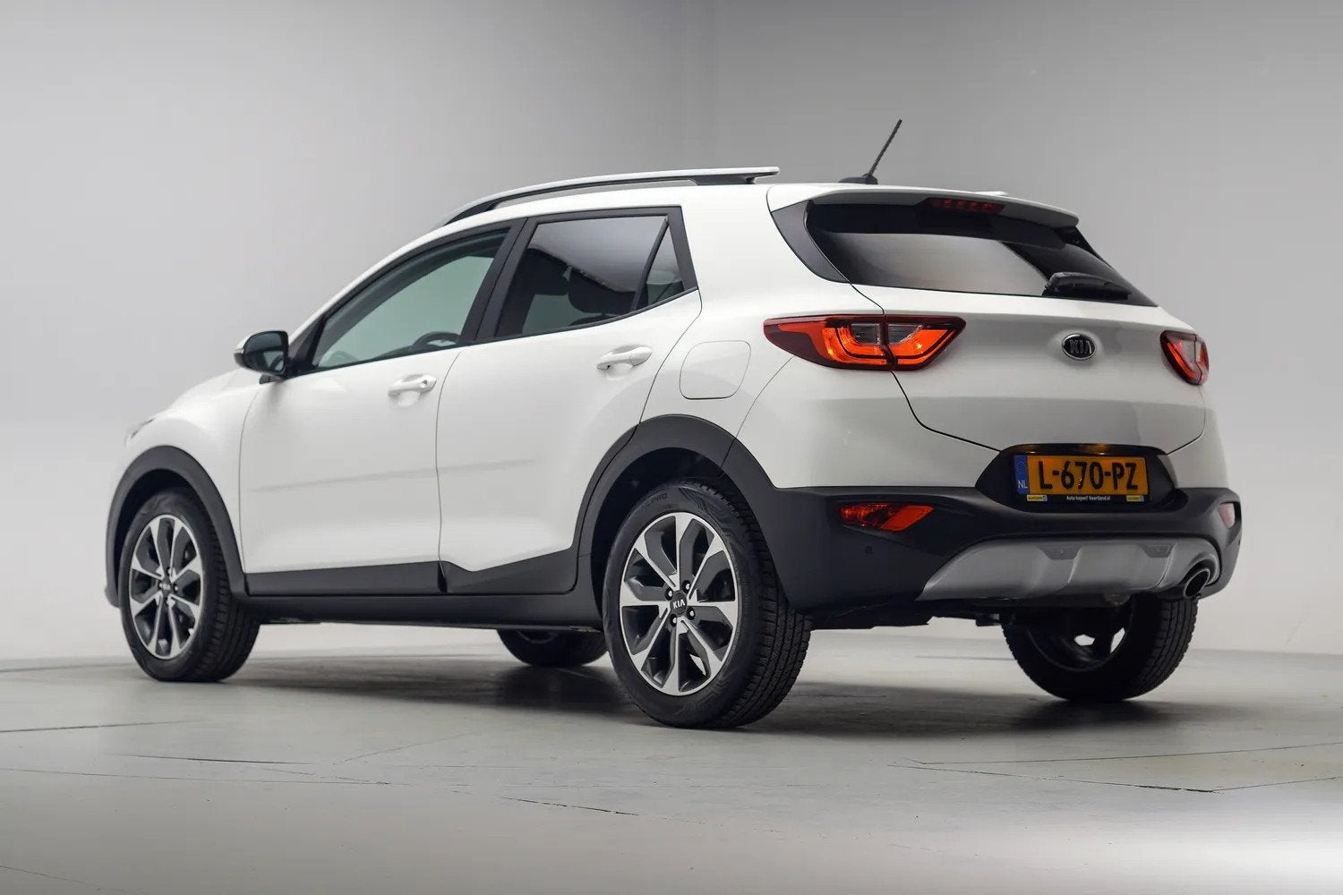 Kia Stonic 1.4 MPI [ Navi Camera Stoelverwarming ], Voorwielaandrijving, 450 kg, Gebruikt, 4 cilinders