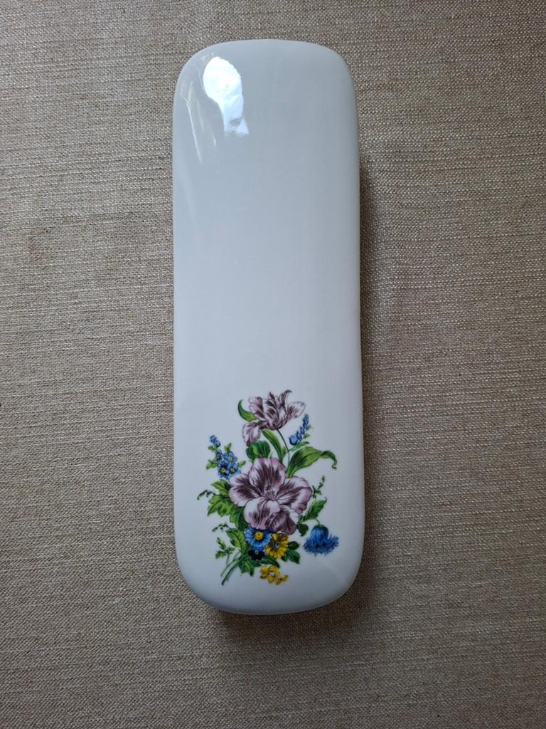 Delfts Handmade doosje/bakje met deksel, bloemmotief, Ophalen of Verzenden, Porselein, Overige stijlen, Overige typen